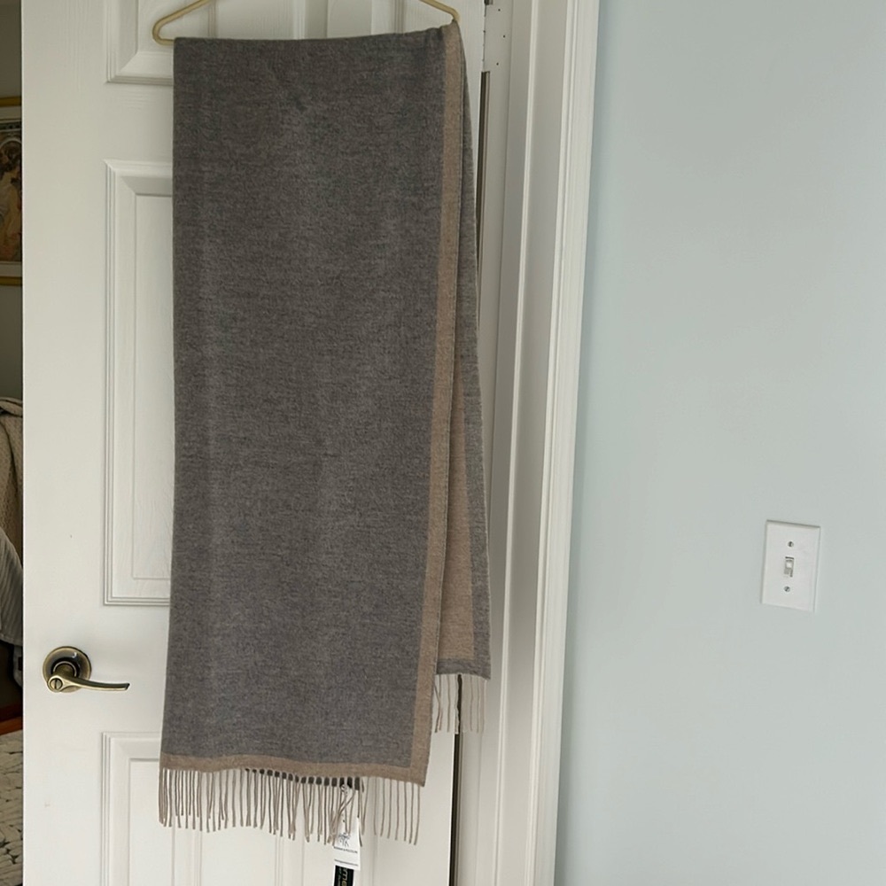 Luxury! New Cashmere Reversible Shawl Scarf NEW w/TAGS!!! 70% Cashmere 30% Wool